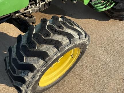 Image of John Deere 4720 equipment image 4
