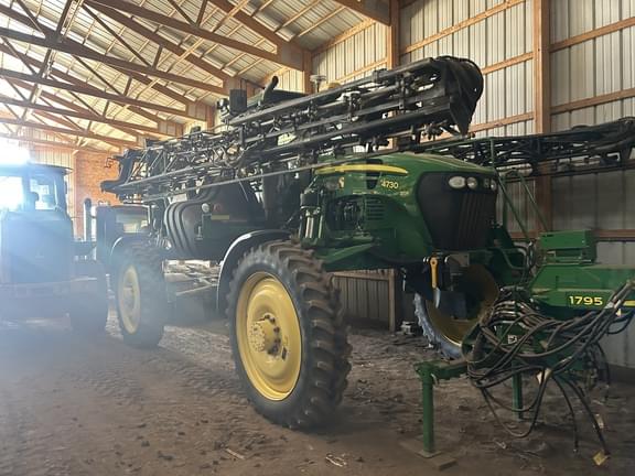 Image of John Deere 4730 equipment image 1