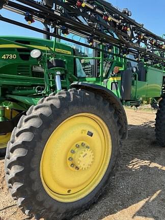 Image of John Deere 4730 equipment image 2