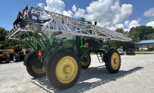 Image of John Deere 4830 equipment image 4