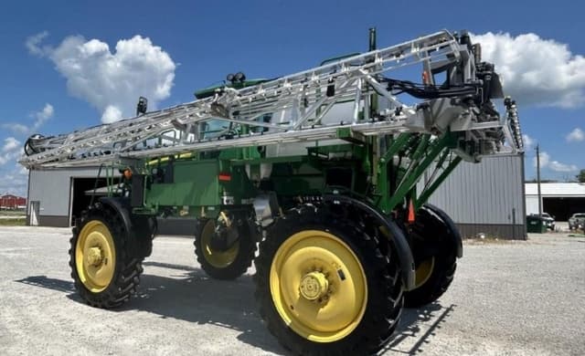 Image of John Deere 4830 equipment image 2