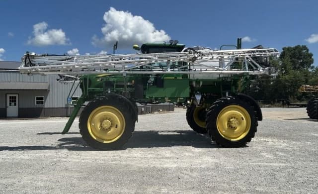 Image of John Deere 4830 equipment image 1