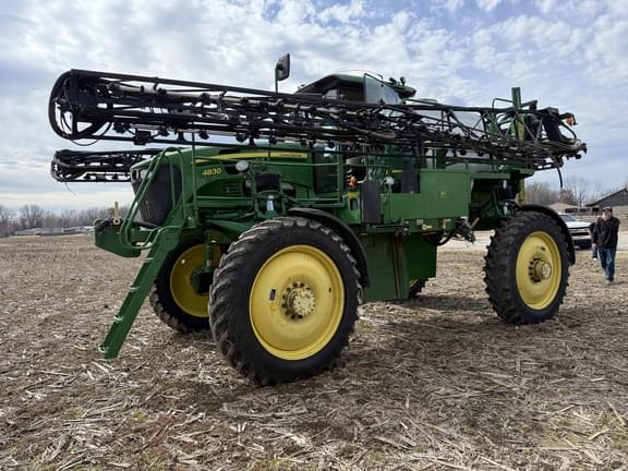 Image of John Deere 4830 equipment image 4