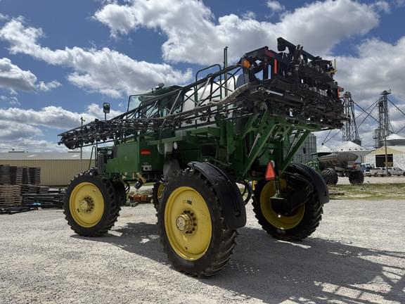 Image of John Deere 4830 equipment image 2