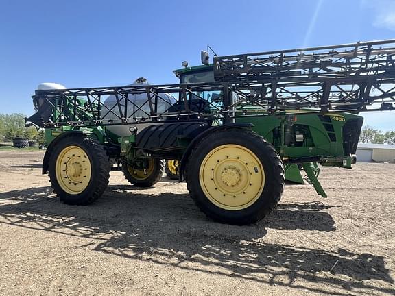 Image of John Deere 4930 equipment image 3