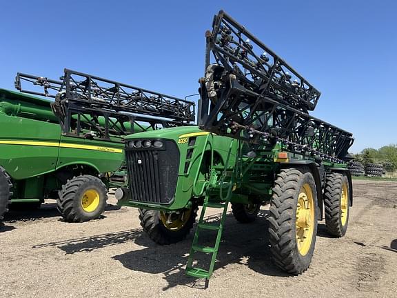 Image of John Deere 4930 equipment image 1