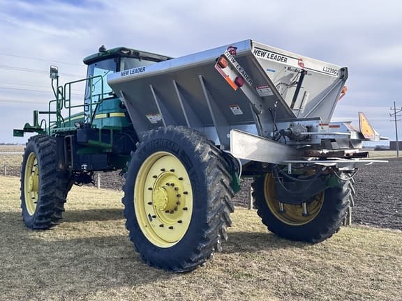 Image of John Deere 4930 equipment image 2