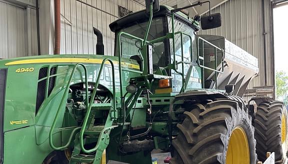 Image of John Deere 4940 Primary image