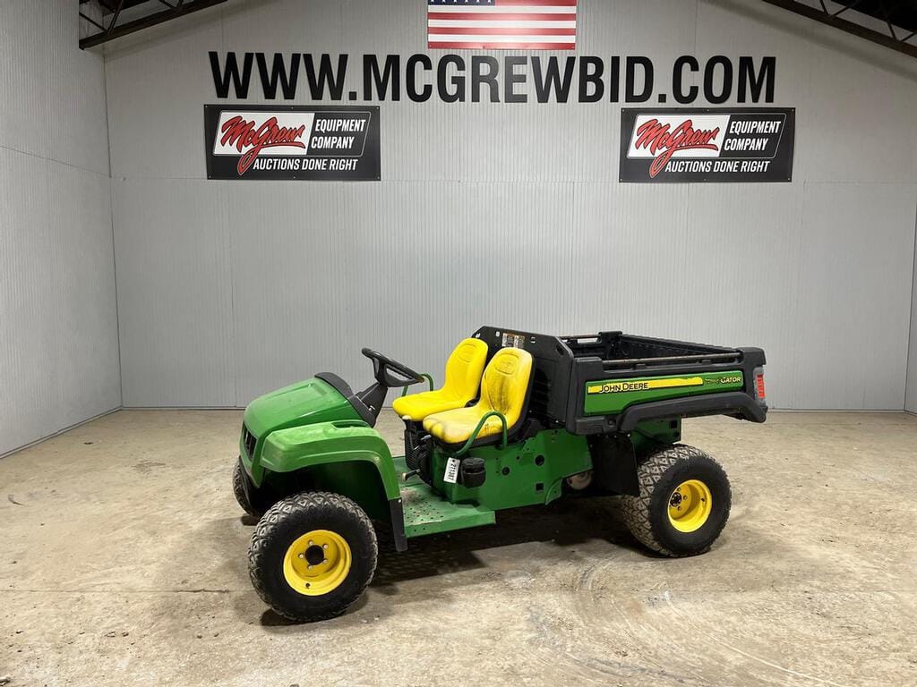 Main image John Deere Gator 4X2