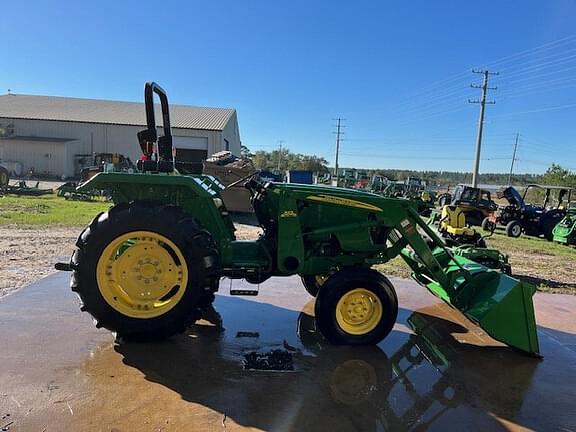 Image of John Deere 5045D equipment image 3