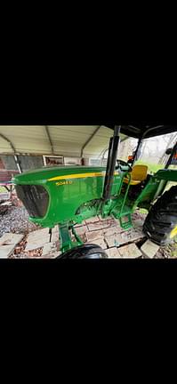 Image of John Deere 5045D equipment image 3