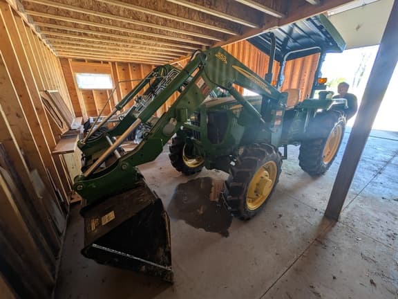 Image of John Deere 5045E equipment image 2