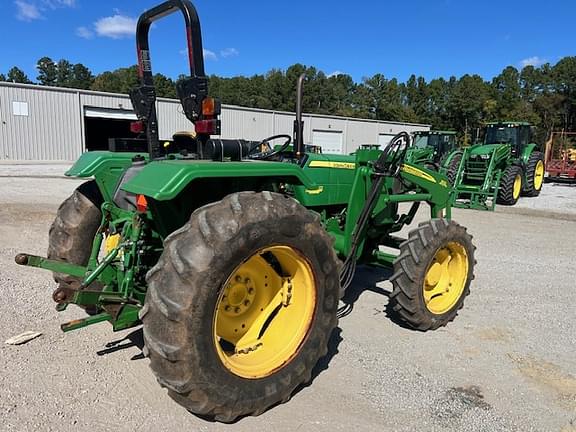 Image of John Deere 5045E equipment image 4