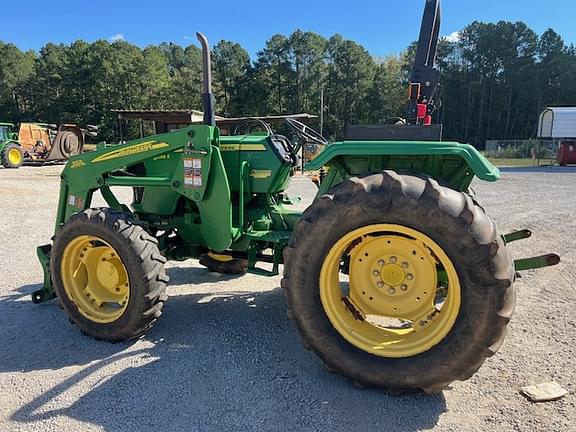 Image of John Deere 5045E equipment image 3