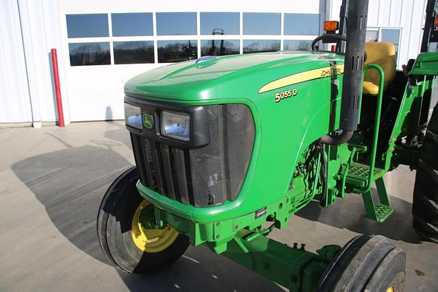 Image of John Deere 5055D equipment image 2