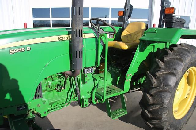 Image of John Deere 5055D equipment image 1