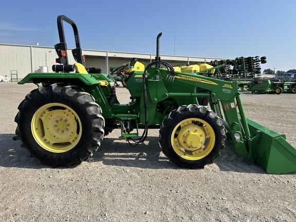 Image of John Deere 5055E equipment image 2