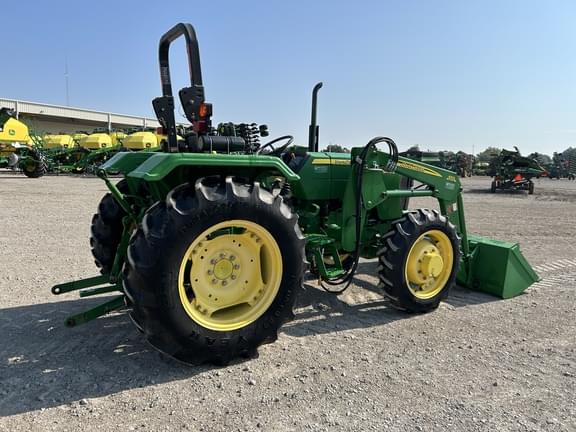 Image of John Deere 5055E equipment image 3