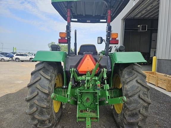 Image of John Deere 5055E equipment image 4