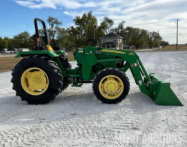 Image of John Deere 5055E equipment image 4