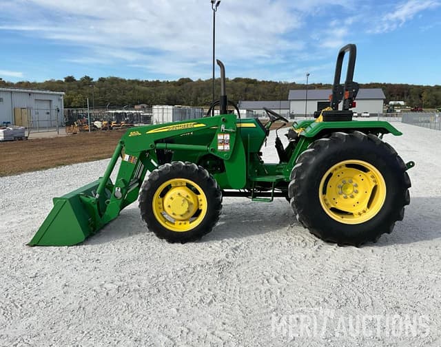 Image of John Deere 5055E equipment image 1