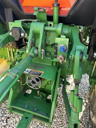 Image of John Deere 5065E equipment image 2