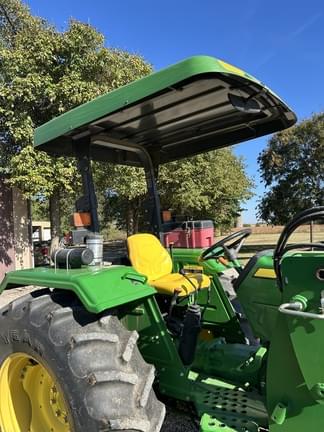 Image of John Deere 5065E equipment image 4
