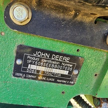 Image of John Deere 5065E equipment image 3