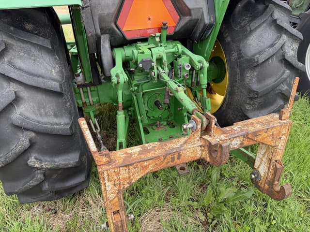 Image of John Deere 5065E equipment image 4