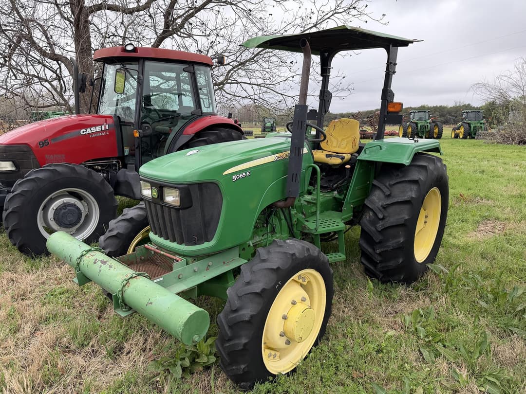 Image of John Deere 5065E Primary image