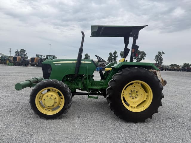Image of John Deere 5065E equipment image 2