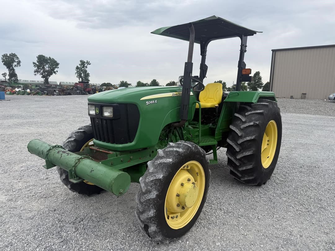 Image of John Deere 5065E Primary image