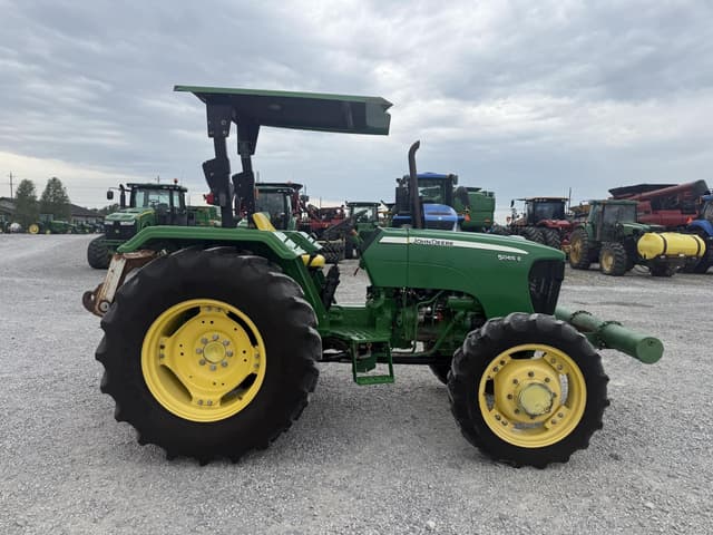 Image of John Deere 5065E equipment image 3
