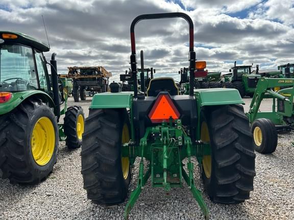 Image of John Deere 5065E equipment image 3