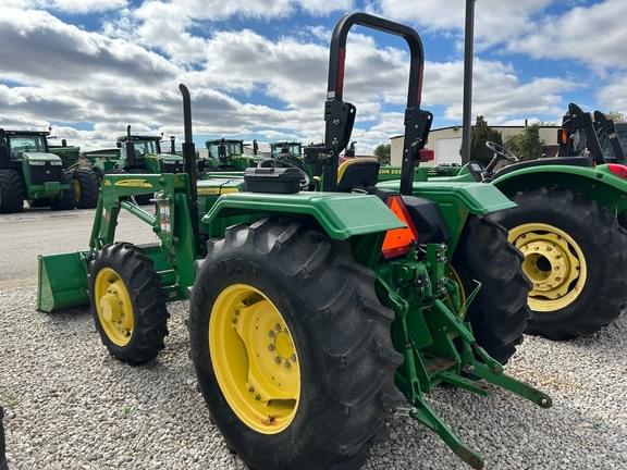 Image of John Deere 5065E equipment image 2