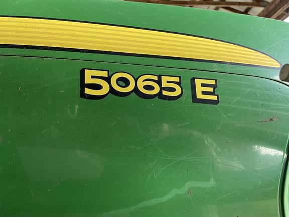 Image of John Deere 5065E equipment image 2