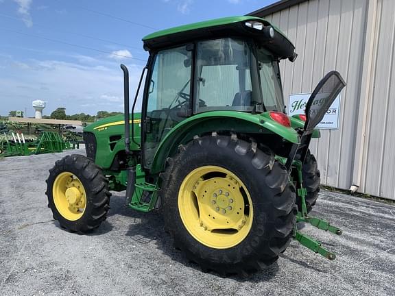 Image of John Deere 5065M equipment image 1