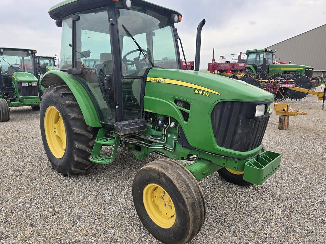 Image of John Deere 5065M Primary image