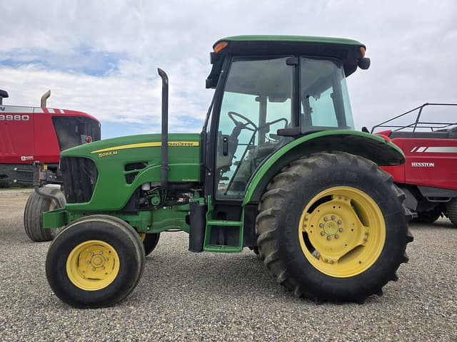 Image of John Deere 5065M equipment image 3