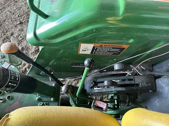 Image of John Deere 5075E equipment image 4