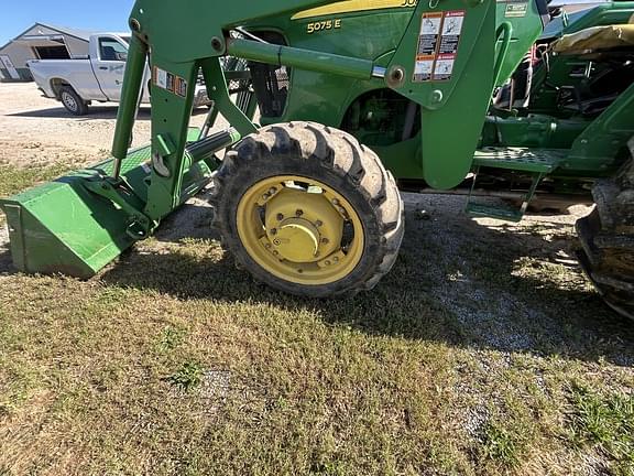 Image of John Deere 5075E equipment image 1