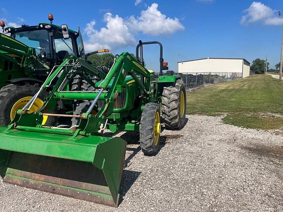 Image of John Deere 5075E equipment image 2