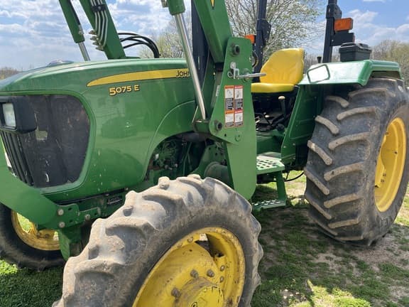 Image of John Deere 5075E Primary image