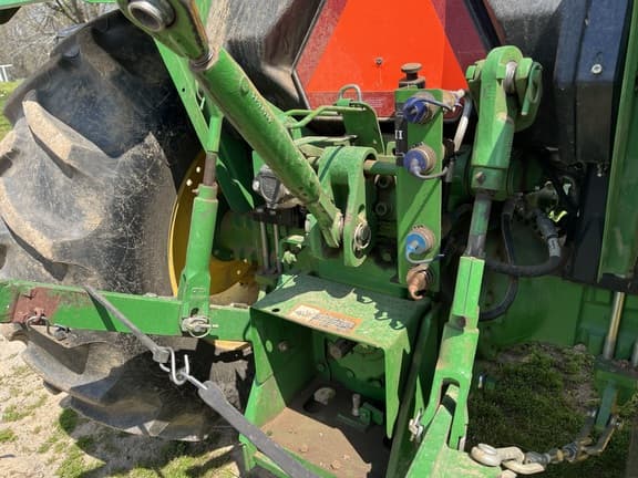 Image of John Deere 5075E equipment image 4