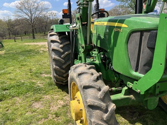 Image of John Deere 5075E equipment image 2