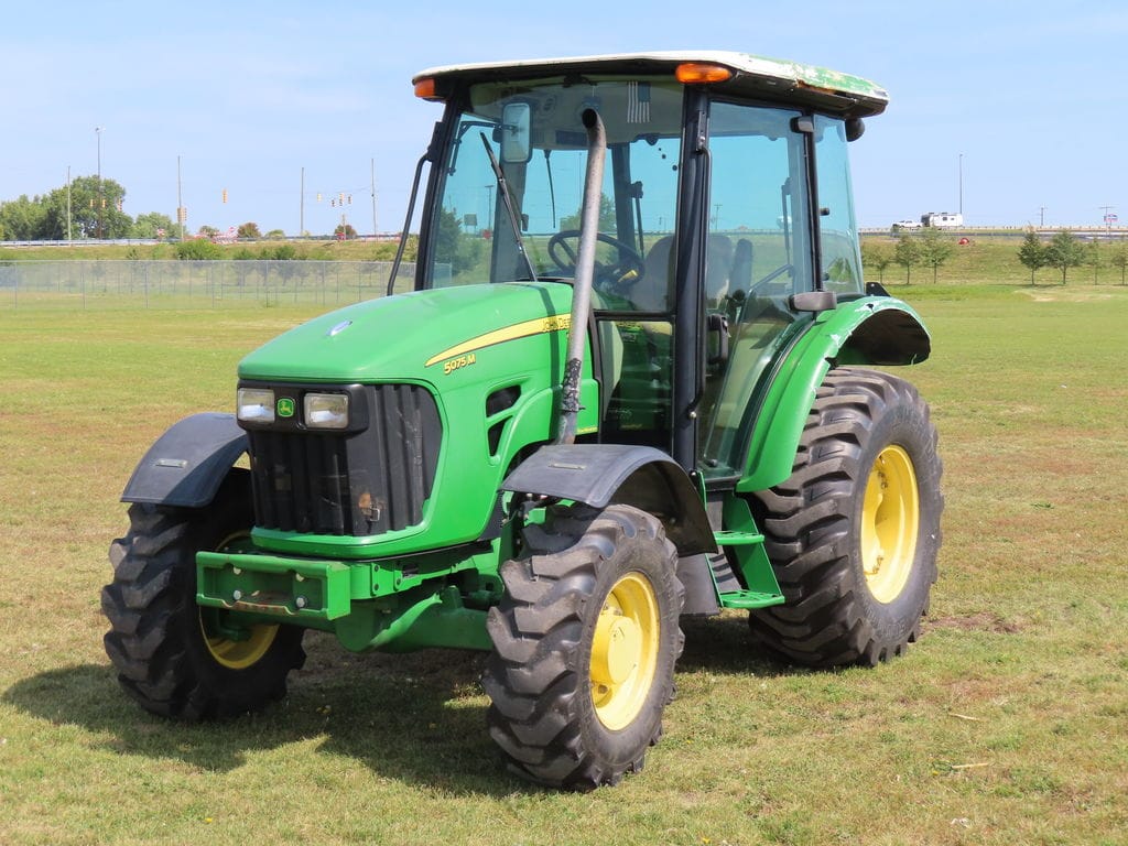 2011 John Deere 5075M Equipment Image0