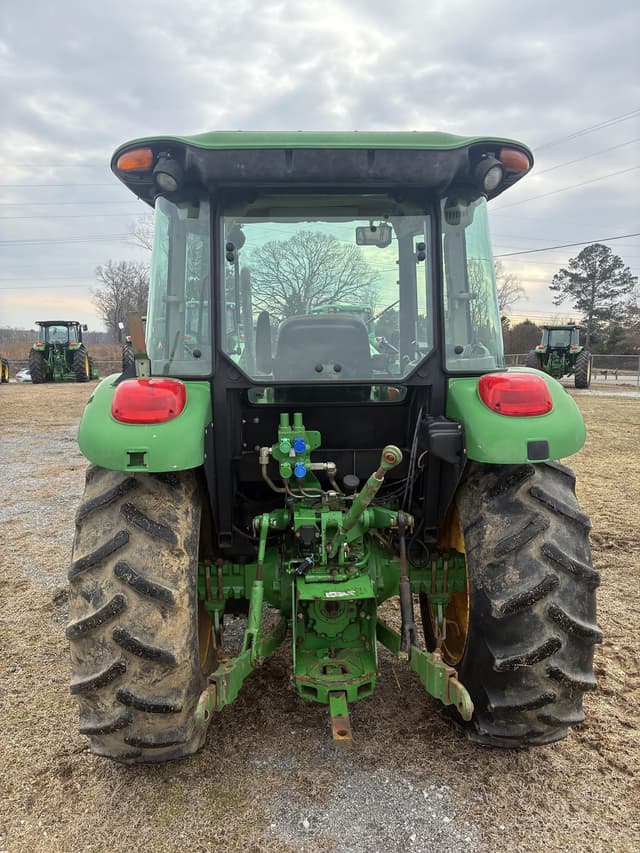 Image of John Deere 5083E equipment image 3