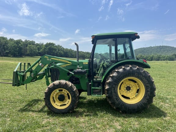 2011 John Deere 5083E Equipment Image0