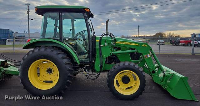 Image of John Deere 5083E equipment image 3