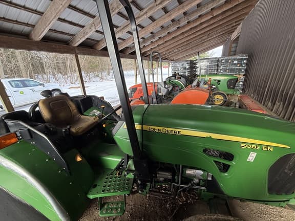 Image of John Deere 5083EN equipment image 1